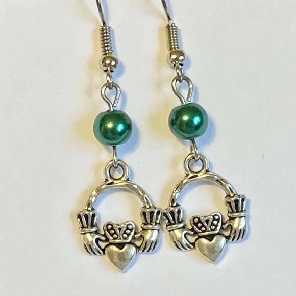 Claddagh Earrings Silver Plated Irish Celtic St Patricks Day Green Glass Pearl - Picture 5 of 9